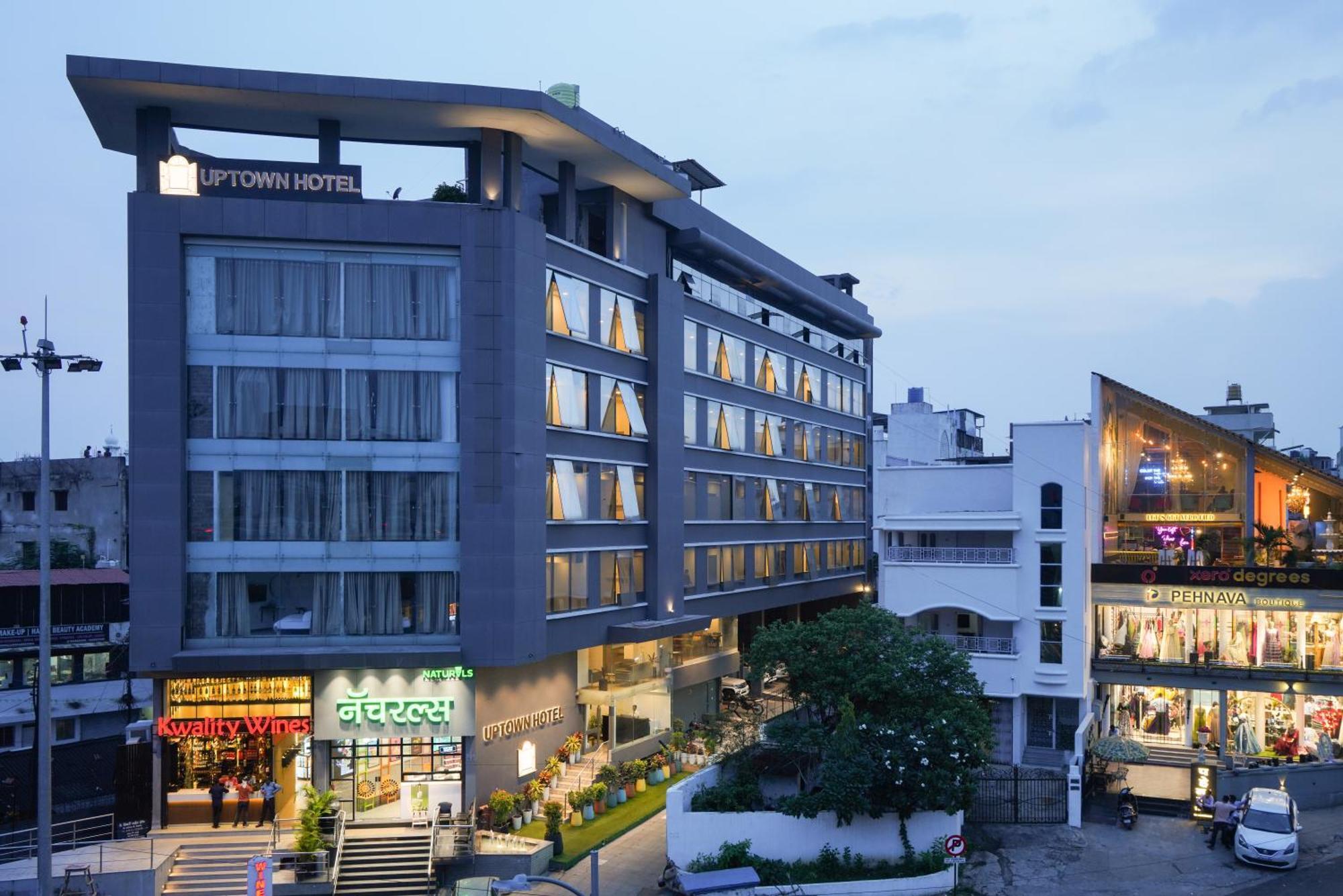 Uptown Hotel Nagpur Zewnętrze zdjęcie
